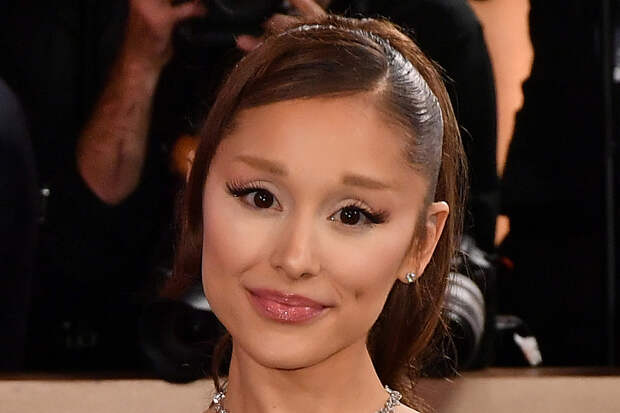 Ариана Гранде объявила дату релиза «Petal» и первый тур с 2019 года