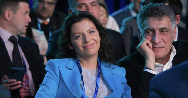 Маргарита Симоньян объяснила отказ от ношения парика