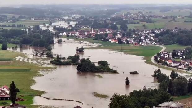 Две дамбы прорвало на юге Германии из-за наводнения