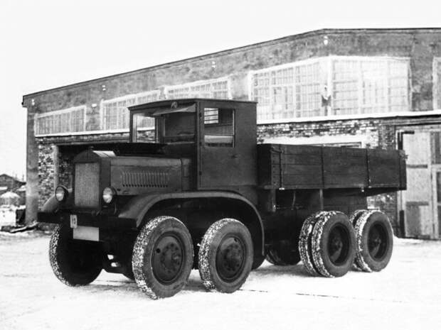 ЯГ-12 - опытный четырехосный грузовой автомобиль, построенный в 1932 году на Ярославском автозаводе, это первый советский автомобиль с колесной формулой 8x8 история, ретро, фото