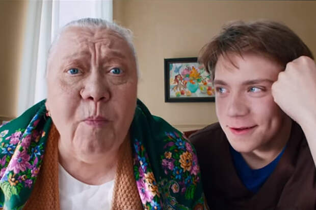 Галина Стаханова в фильме «Ёлки 5», 2016 г.