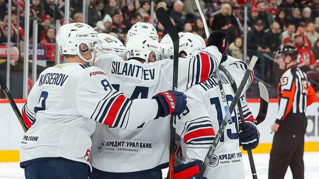 «Металлург» в овертайме вырвал победу в матче с «Адмиралом», Толчинский оформил дубль