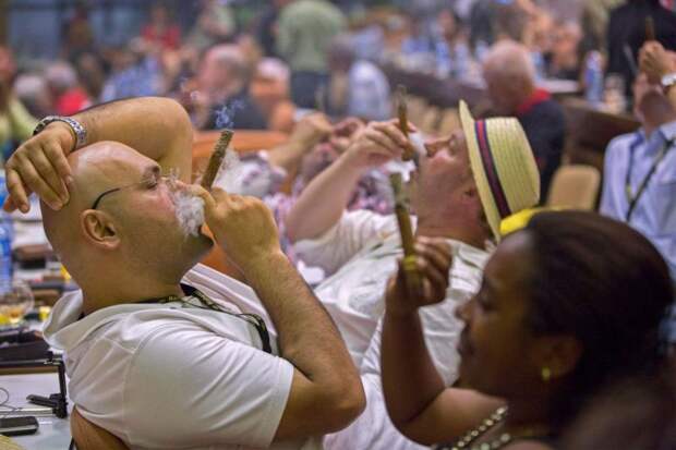 На Кубе прошла самая большая сигарная вечеринка в мире