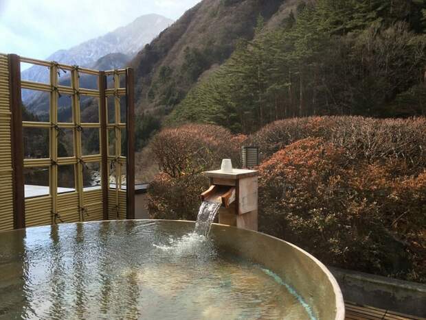 Nishiyama Onsen Keiunkan: самый старый отель в мире