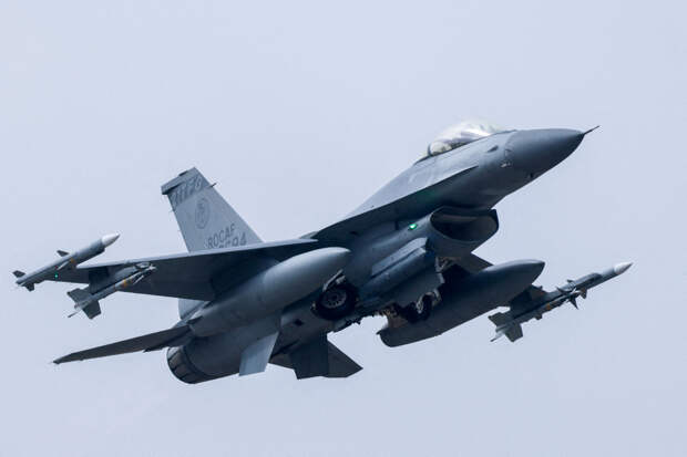 Европейская страна пообещала передать Украине 53 истребителя F-16