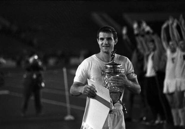 Легендарного советского футболиста хотели похоронить у мусорки