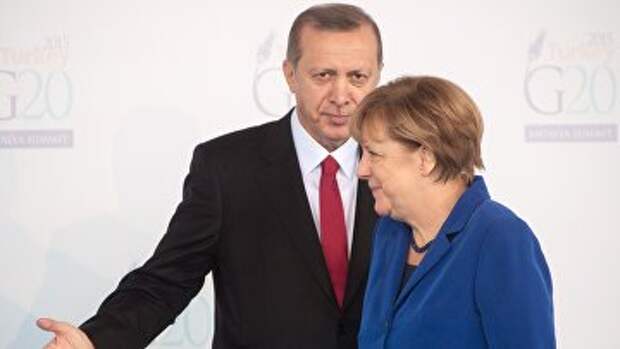 Президент Турции Тайип Эрдоган и Федеральный канцлер Германии Ангела Меркель. Архивное фото