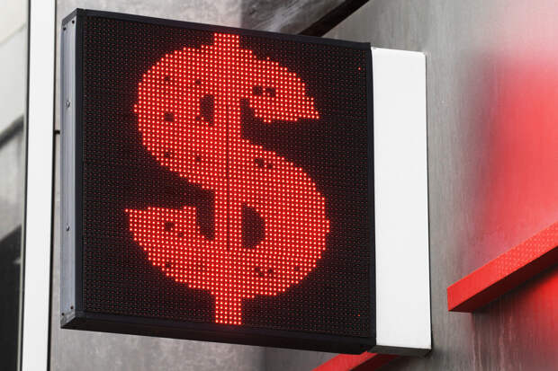 Падающий доллар сравнили со змеей