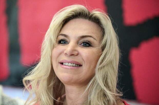 Элегантность и дерзость: в чем секрет стиля Марины Юдашкиной — разбираем гардероб