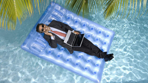 Юрист Соловьёв пояснил, можно ли отправить сотрудника в неоплачиваемый отпуск