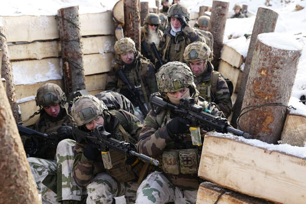 Военный эксперт Маркурис считает паникой слова Макрона о войска на Украине