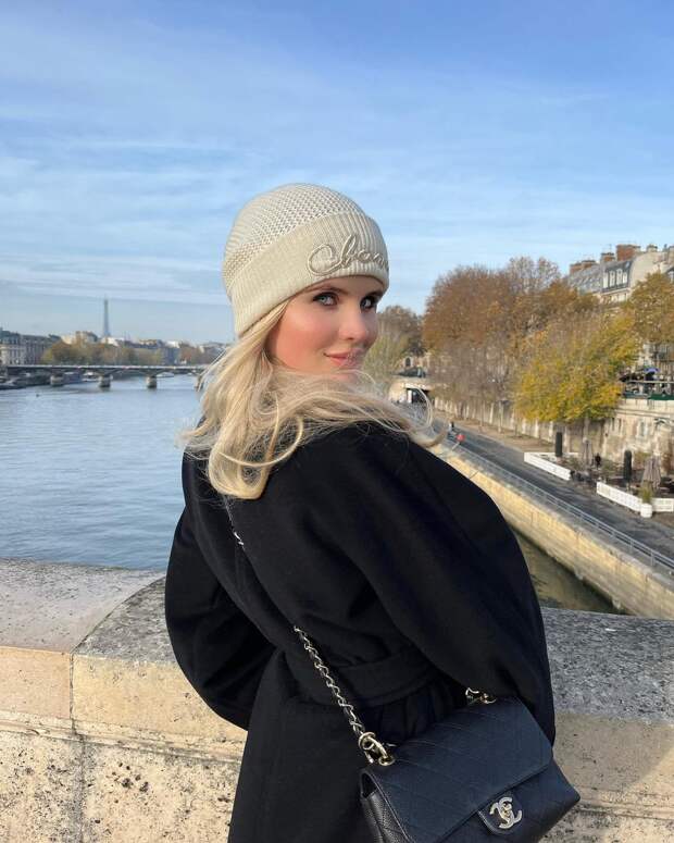 Дочь Александра Малинина проводит выходные в Париже