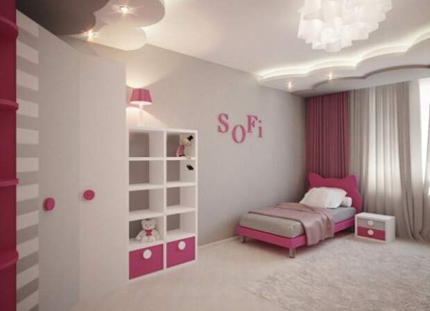 просторный серо-розовый интерьер детской спальни