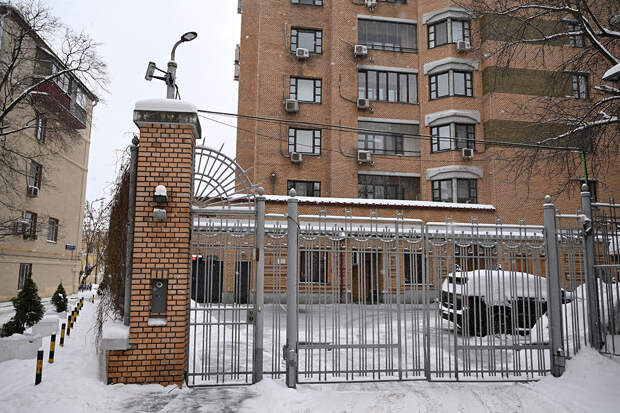 Лурье сменила замки в бывшей квартире Долиной в Москве