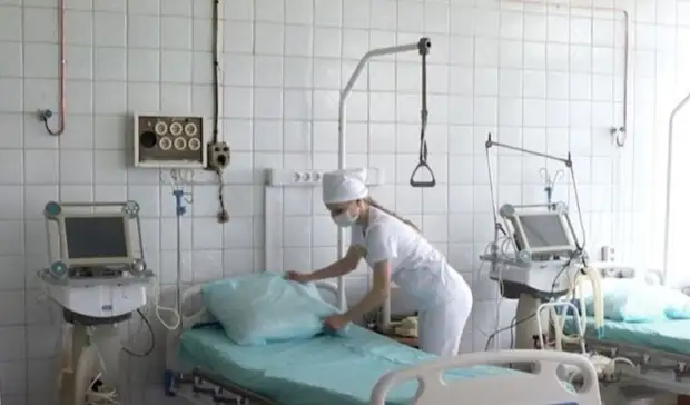 Количество коек сократили в ковид-центре Глазова