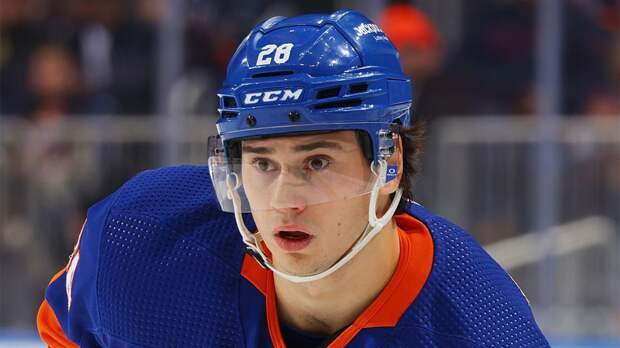 Романов пропустит заключительные матчи «Айлендерс» в регулярном чемпионате НХЛ