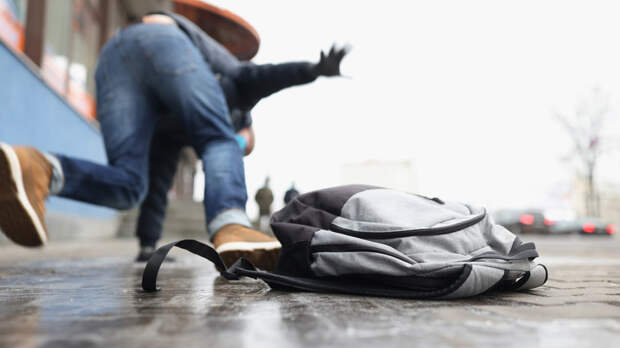 Офтальмолог Садулаева рассказала о травмах глаз при падении на льду