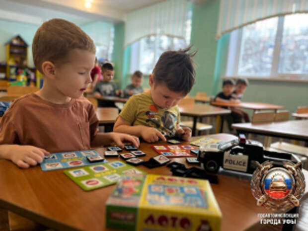 В Республике Башкортостан в рамках единого дня безопасности сотрудники ГАИ посетили образовательные организации с профилактическими беседами