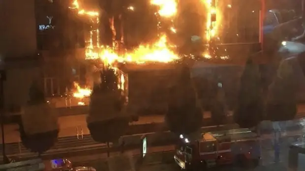 Площадь пожара в ТЦ в Грозном возросла до 700 квадратных метров