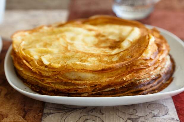 Студентка из Петербурга испекла 173 блина за час и установила мировой рекорд