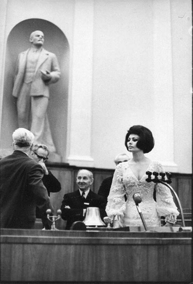 Софи Лорен, 1965 Софи Лорен, 1965