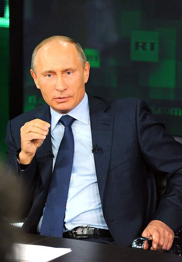 Vladimir_Putin_-_Visit_to_Russia_Today_television_channel_11.jpg