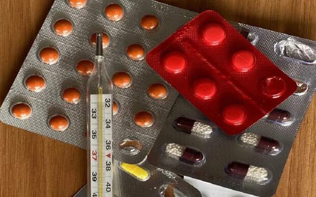 таблетки, градусник.jpg