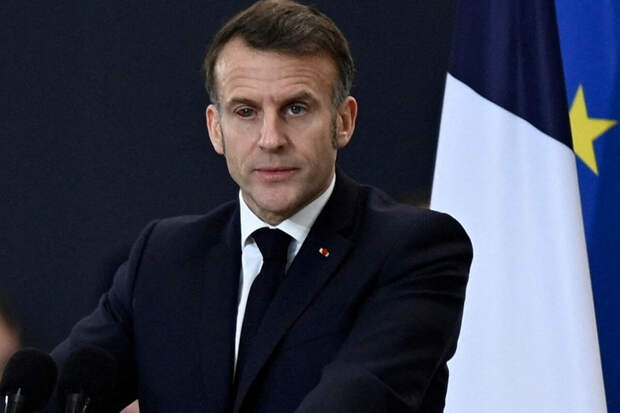 Дизен: Макрону следует заняться самоанализом, если считает, что его ненавидят