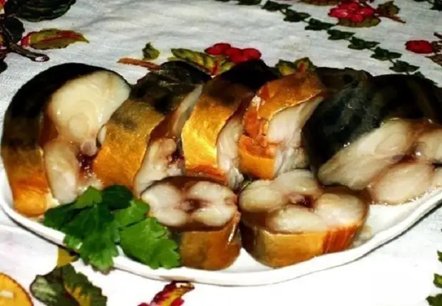 Вкуснейшая скумбрия без коптильни и всего за 3 минуты. Вкуснейшая скумбрия без коптильни и всего за 3 минуты.