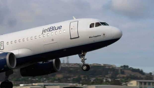 самолет JetBlue