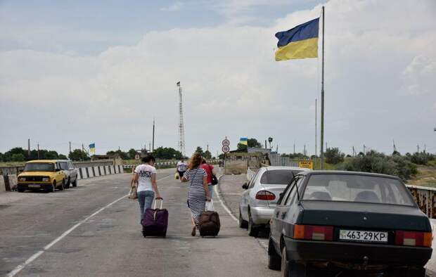 Обновленные правила для пересекающих границу с Крымом: Киев готовит новые каверзы
