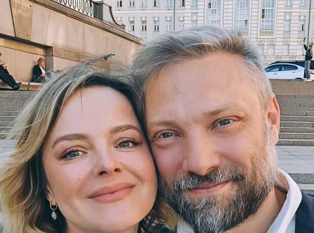 Актриса Наталия Медведева опубликовала редкие фото с мужем