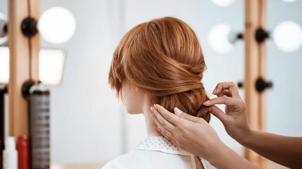 Россиянку после неудачной салонной стрижки сравнили с вороной Каркушей