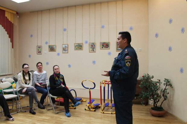 В СЗАО прошло занятие со школьниками по пожарной безопасности. Фото: 2 РОНПР Управления по СЗАО Главного управления МЧС России по г. Москве