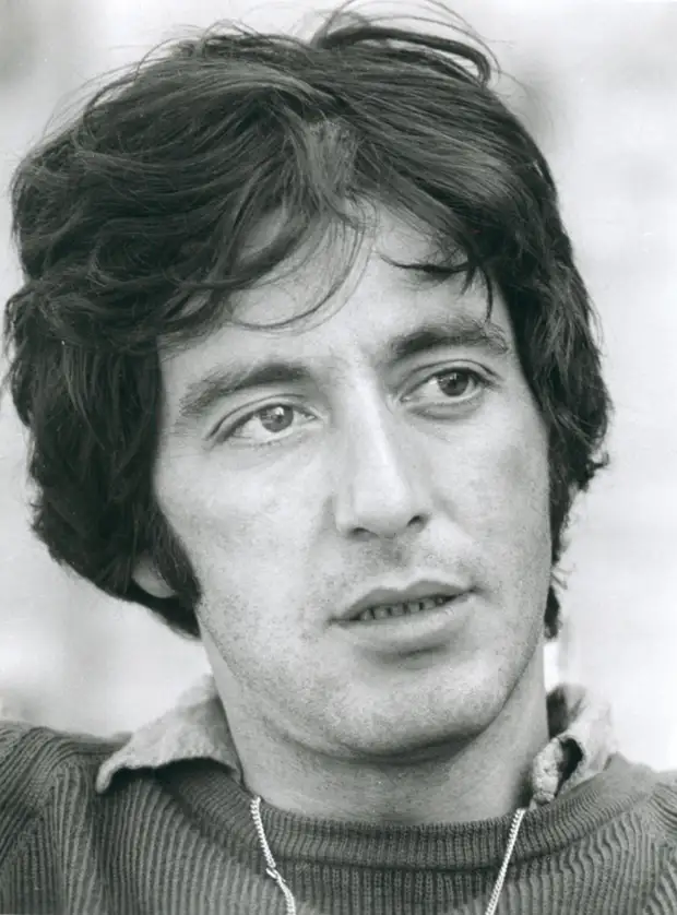 Встречается с 28-летней девушкой и танцует на улицах: как сейчас выглядит и чем занимается Аль Пачино