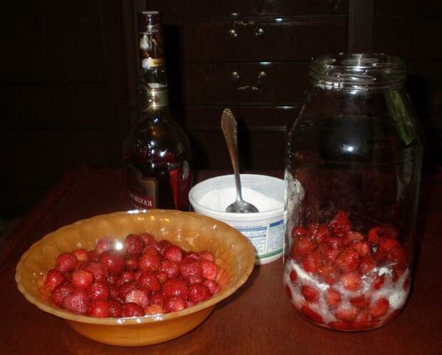 клубничный ликер