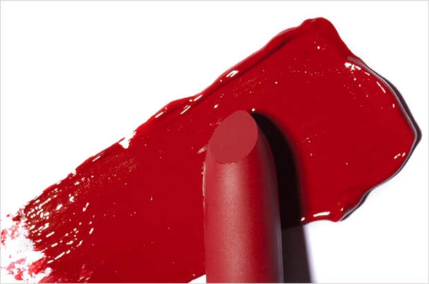 Эксперты раскрыли риски ежедневного использования губной помады