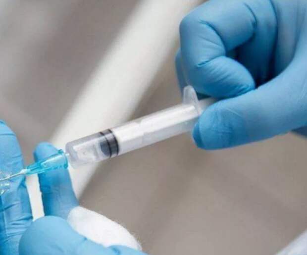 Россию снова подозревают - теперь в тайной вакцинации элиты