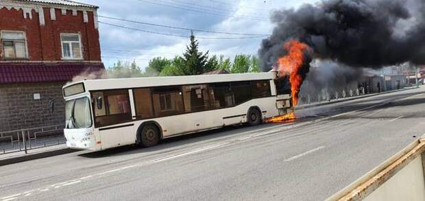 В Пензе рассказали, почему мог вспыхнуть автобус на ул. Тухачевского