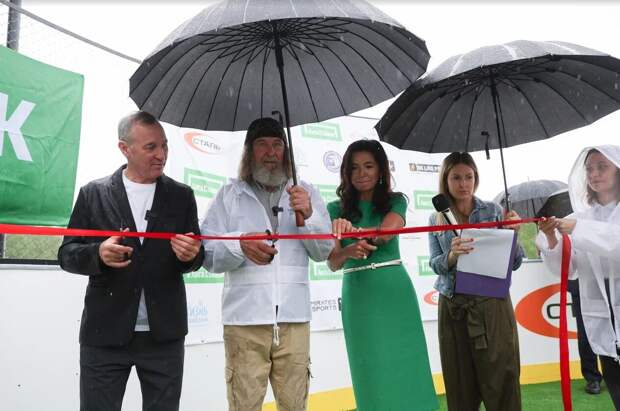 «Здесь душа, спорт и образование». В Деревне Федора Конюхова будут играть в хоккей