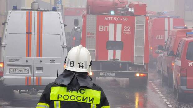 На складе с пластиком в Красногорске начался пожар