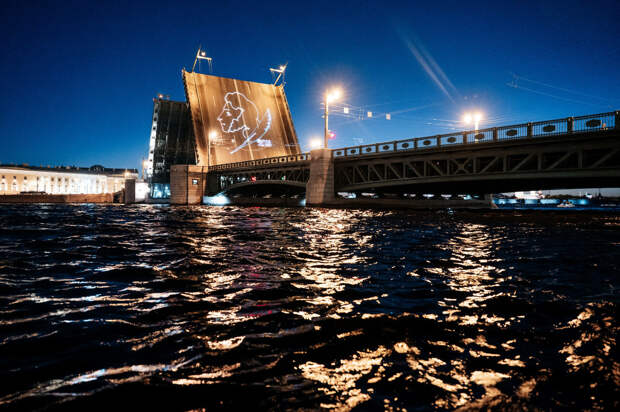 В Петербурге разведут Дворцовый мост под музыку, написанную по произведениям А.С. Пушкина