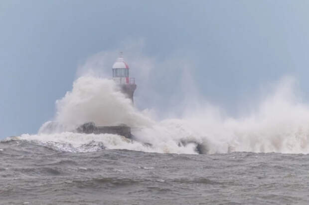 Из-за шторма пролив Дарданеллы временно закрыли для судоходства