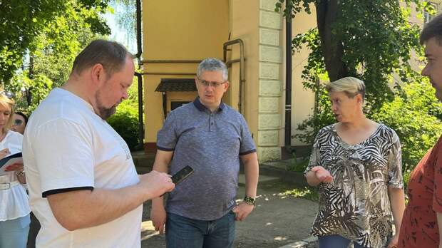 Мэр Смоленска Александр Новиков потребовал оперативно провести ямочный ремонт на улице Фурманова