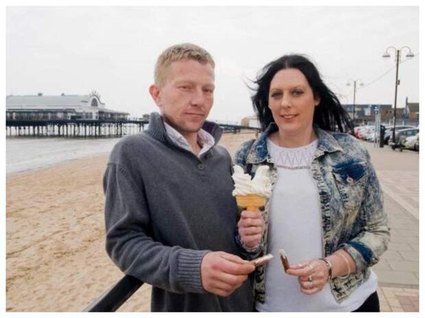 Женщина остановилась, чтобы поговорить с бездомным и нашла любовь всей своей жизни