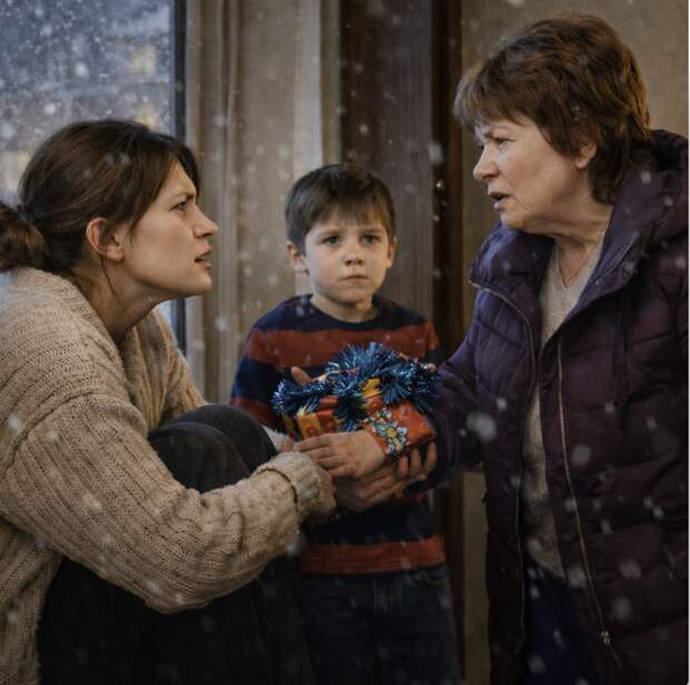 — Оформи заем или найди деньги как-нибудь, — родительница настаивала на возврате «подарка».