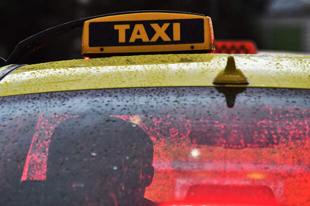 В Госдуме предложили обновить тарифы на детские поездки в такси