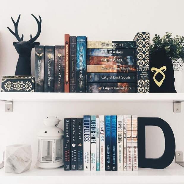 В качестве сувениров можно привозить книги в красивых обложках. / Фото: pinterest.ru В качестве сувениров можно привозить книги в красивых обложках. / Фото: pinterest.ru