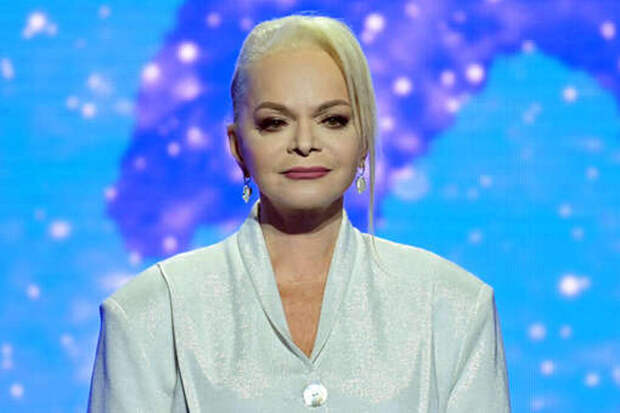 «Переезд должен занять несколько дней»: Лариса Долина вывозит вещи из квартиры в Хамовниках на «Газели»