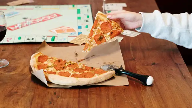 Эндокринолог Назимова рассказала об опасности перекусов для женщин после 40 лет